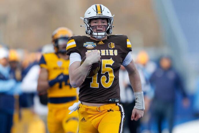 Wyoming Beats Kent St. 52-38 in Famous Idaho Potato Bowl