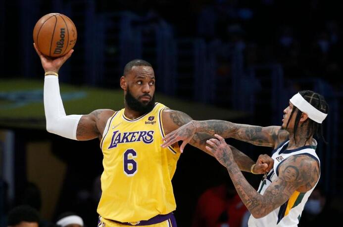 LeBron Scores 25 as Lakers End Three-Game Skid, Beat Jazz