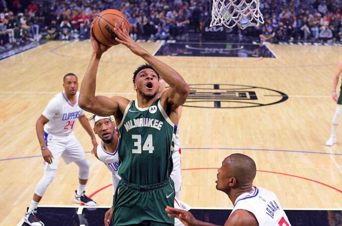 Antetokounmpo Scores 28 as Bucks Past Clippers 137-113