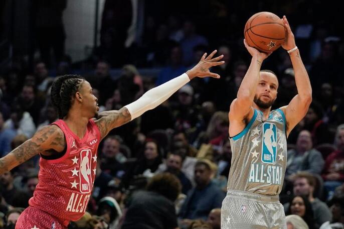 Curry Sets 3s Record, LeBron the Winner in NBA All-Star Game