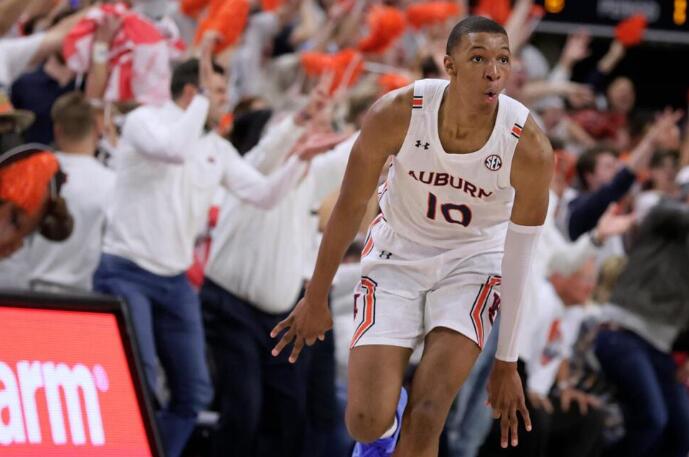 Green Jr. Helps No. 1 Auburn Rout Alabama 100-81