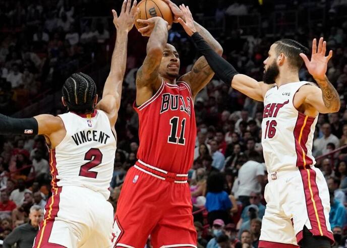 Vincent Scores 20, Heat Remain Hot by Topping Bulls 112-99