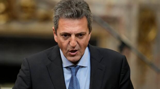 Argentina names economy ‘super minister’ as crisis deepens