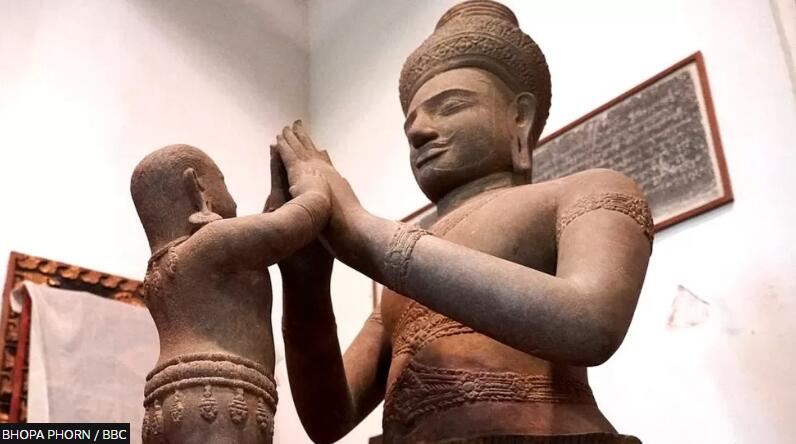 Cambodian team hunting looted treasures visits UK museums