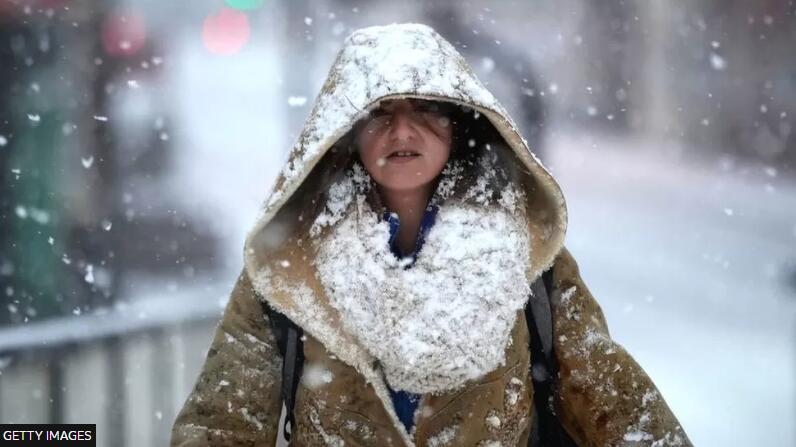 UK weather: Snow and ice hit Scotland and south-west of England