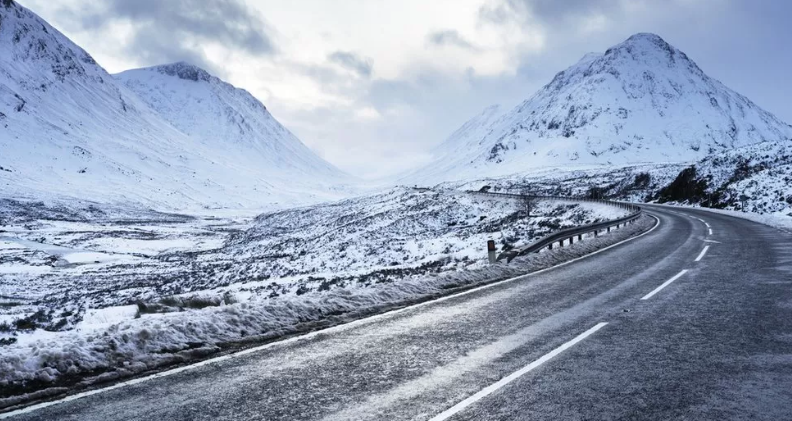 Weather: Travel warnings for ice and travel disruption