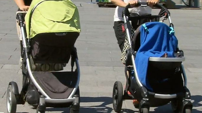 Parents shouldn’t cover prams with dry cloth on hot days, study finds