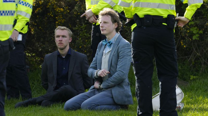 Grand National race delayed in UK as over 100 activists arrested