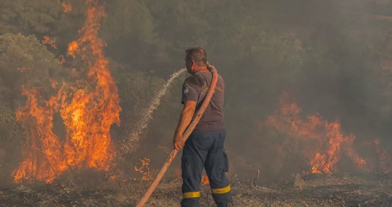 Rhodes fires: Thousands forced to flee ‘disaster film’ wildfires