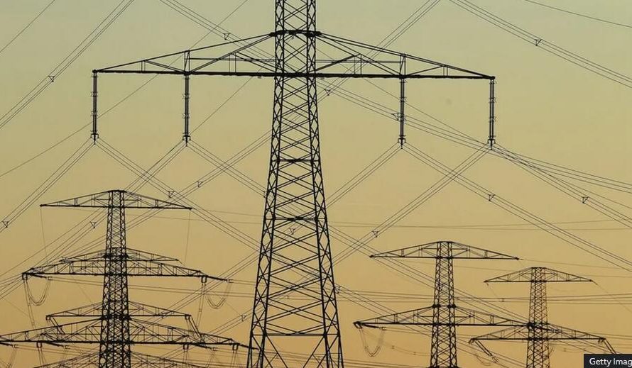 UK energy grid needs £60bn upgrade to hit green target, plan says